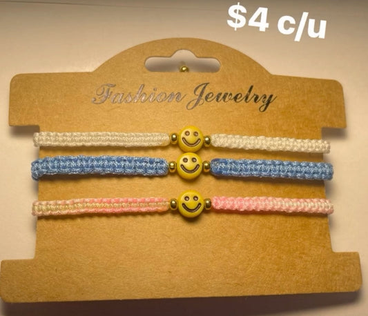 Pulsera de hilo / carita feliz